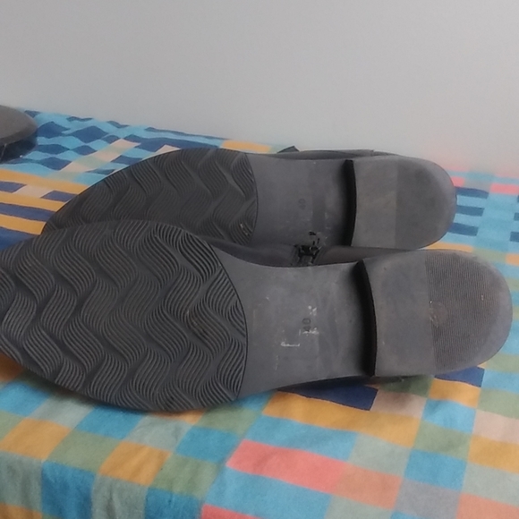 Leather ankle boots, black with grey and burgundy accents - Picture 5 of 7